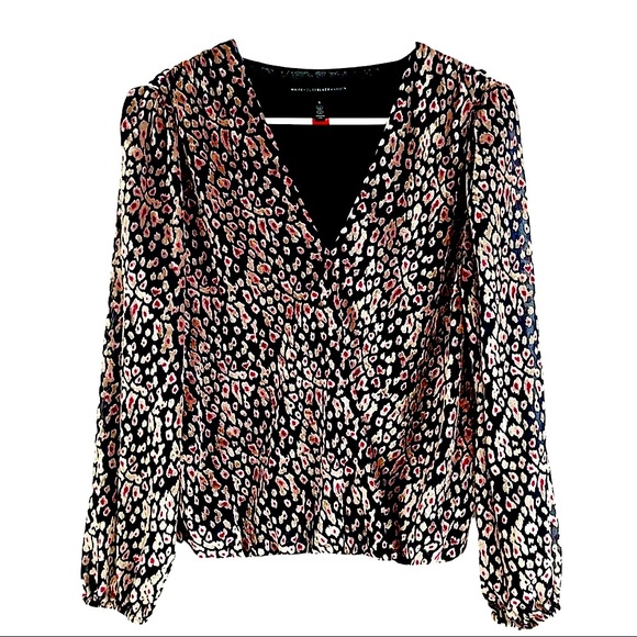 NWOT Gorgeous White House black market animal print Velvet Top size XS - Picture 2 of 7